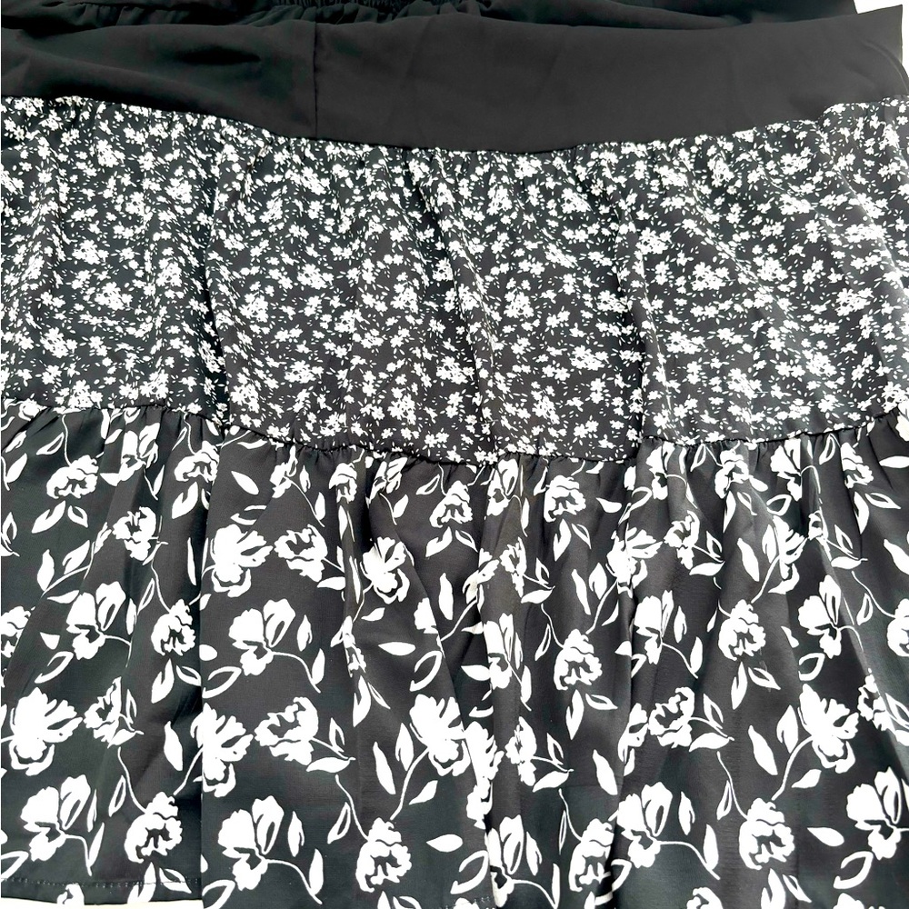 NWOT BLOOMCHIC PLUS SZ 18 RUFFLED LAYERED BLACK /WHITE HEART NECKLINE MAXI DRESS - Picture 12 of 13